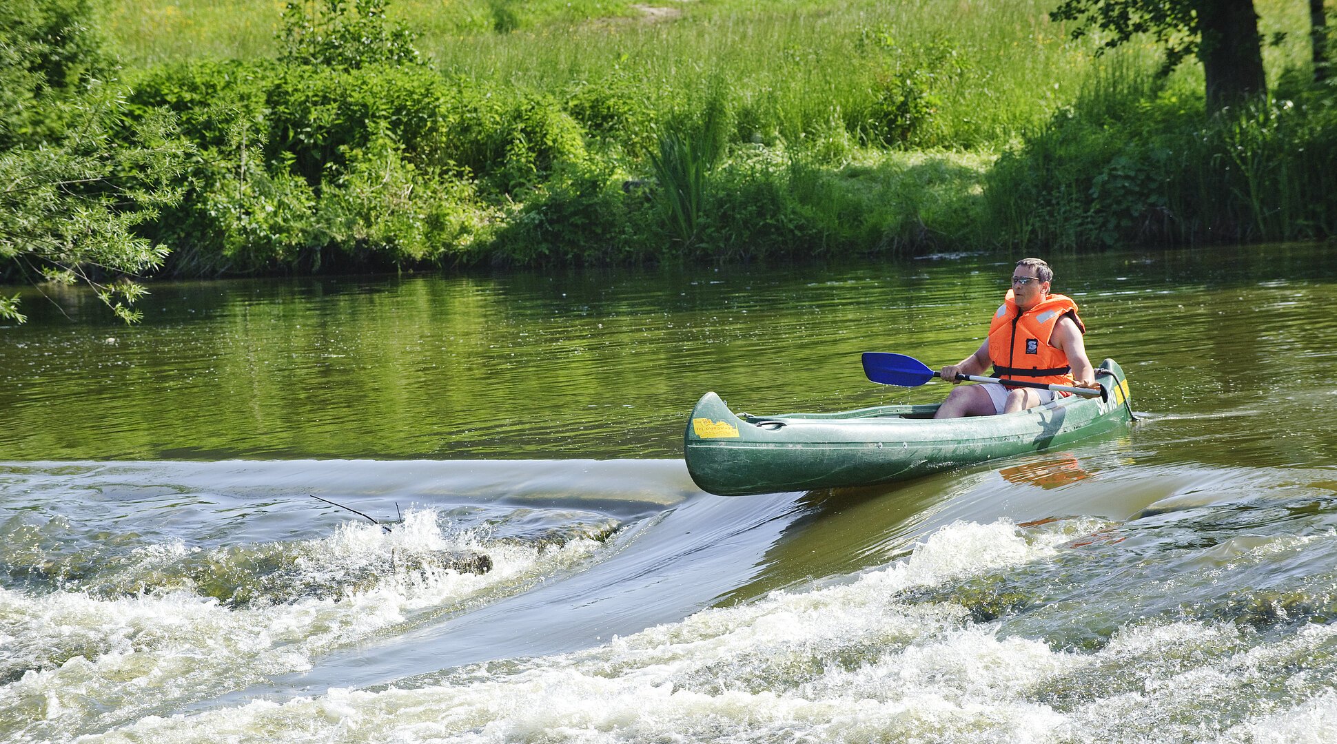 Bootwanderer auf der Bootsrutsche Hammermühle