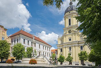 Am Karlsplatz
