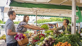 Verkauf am Wochenmarkt